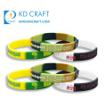 Bracelet promotionnel en gros en caoutchouc de silicium respectueux de l&#39;environnement tie dye militaire personnalisé camouflage bracelet en silicone